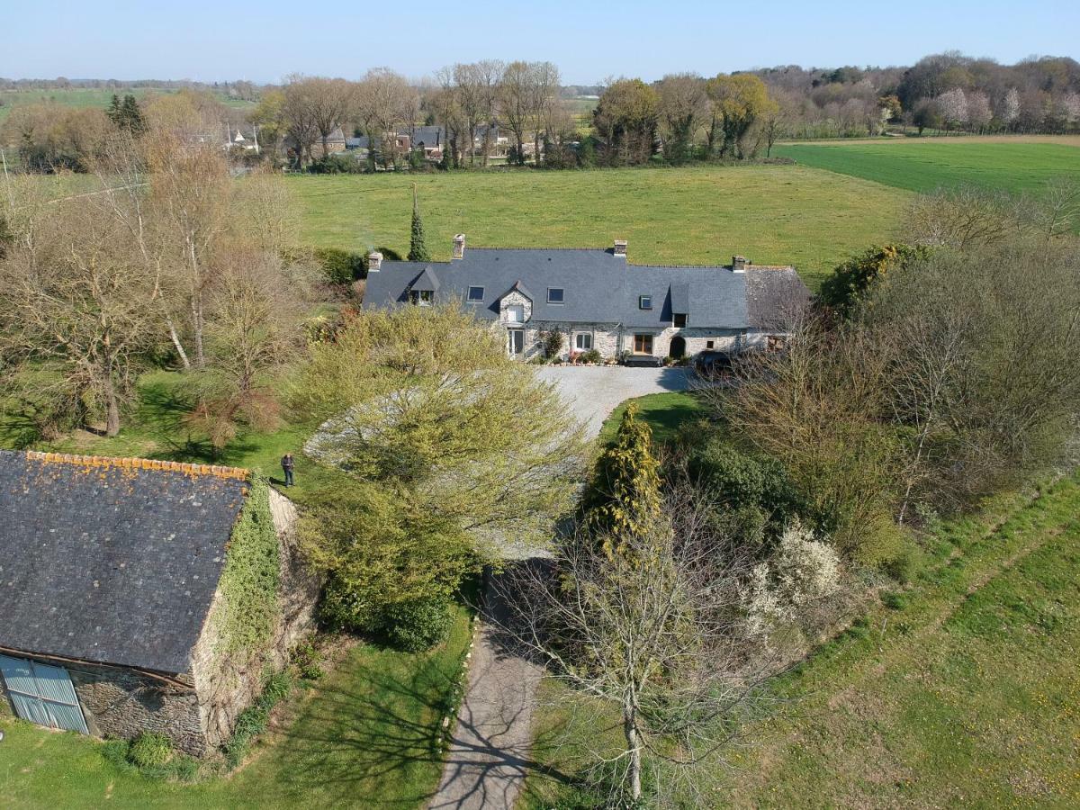 La Ville De Mainguy Josselin Exterior photo